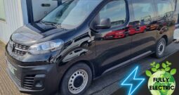 Vivaro Electric Minibus 9 Seat